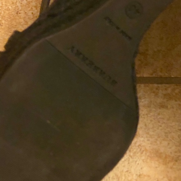 Gorgeous Authentic Burberry wedge sandals! - Picture 3 of 5